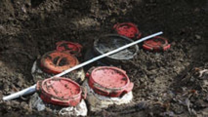 Telediario 1 - La banda terrorista tiene la mayor parte de sus arsenales en suelo francés