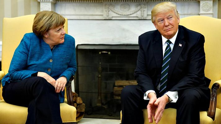 Telediario 1 - El momento incómodo de Merkel y Trump