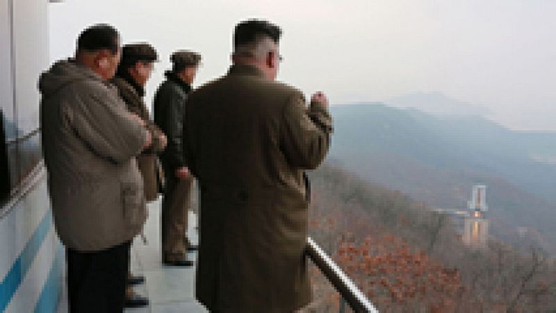 Corea del Norte prueba un nuevo motor para cohetes durante la visita de Tillerson a China