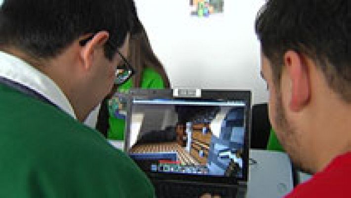 Telediario 1 - El videojuego 'Minecraft' ha cambiado la vida de algunos niños con autismo