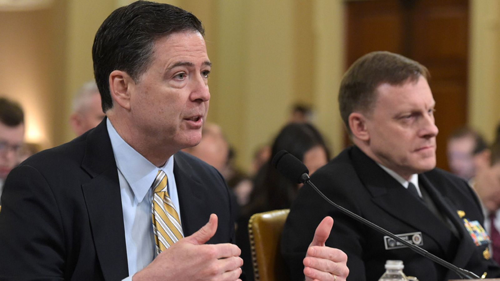 El FBI dice no tener información que apoye acusaciones de Trump contra Obama