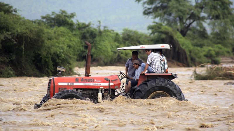 Las inundaciones en Perú podrían agravarse con nuevas lluvias y dejan a 12.000 familias sin hogar