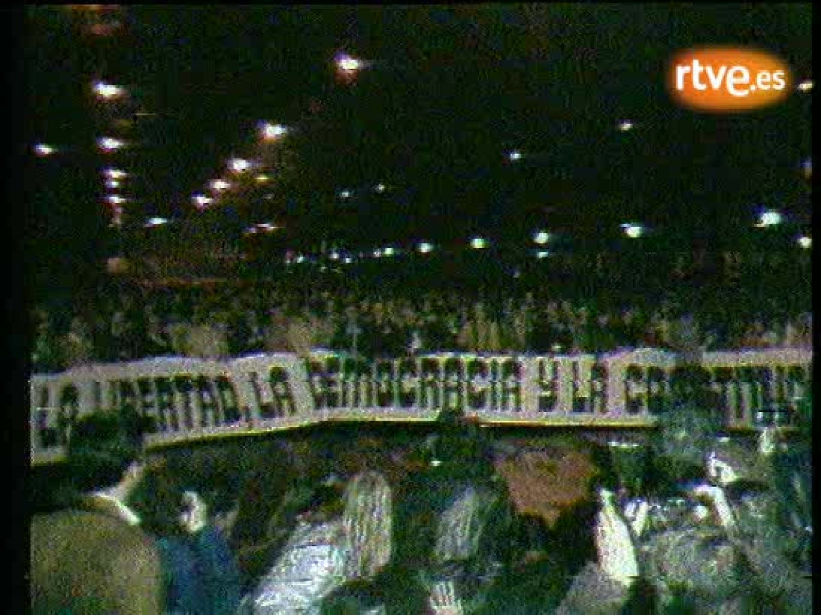 El pueblo con la democracia el 27-F de 1981 - Fue noticia en el Archivo de RTVE | Ver