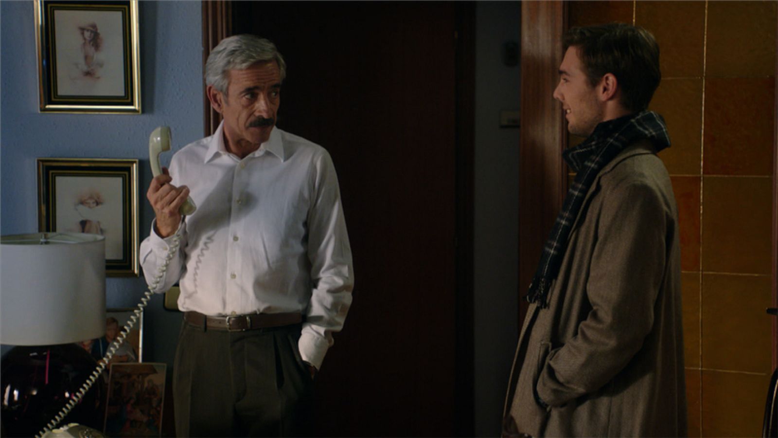 Cuéntame cómo pasó - Marcos supera el interrogatorio de Antonio