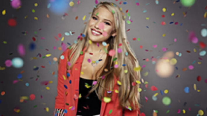 Eurovisión - Anja Nissen representa a Dinamarca  con "Where I am"