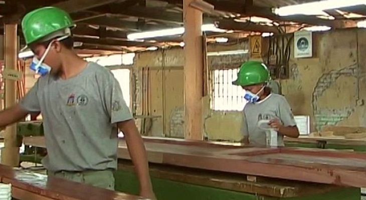 Universo UNED - Las Escuelas Taller como vía de inserción socio-laboral