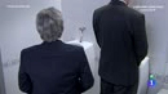 El acabose - Revilla y S.M. Juan Carlos, en el baño