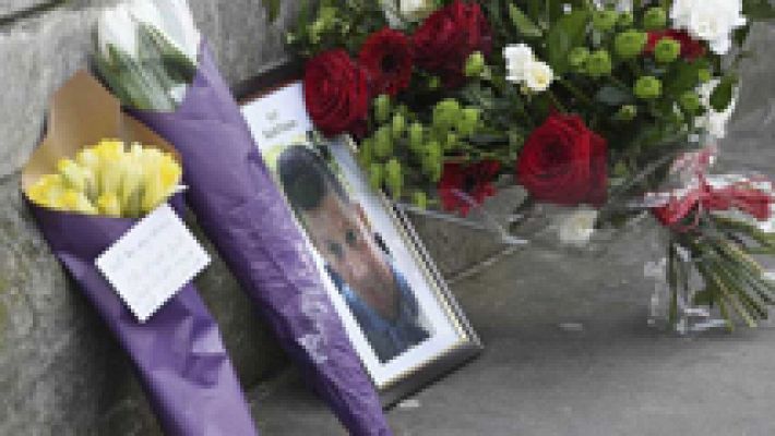 Telediario 1 - Keith Palmer, el policía desarmado que hizo frente al terrorista, y otras víctimas del ataque