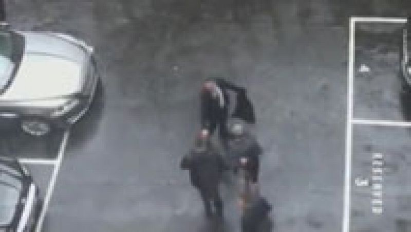 Un vídeo muestra el desalojo de Theresa May del Parlamento en pleno tiroteo con el asaltante 
