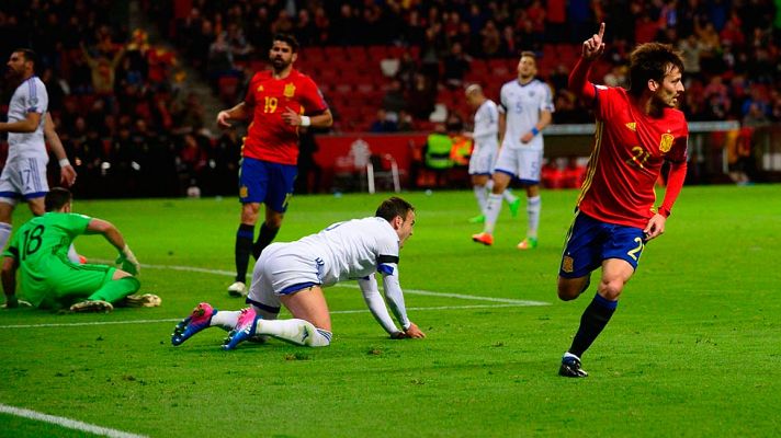 Silva adelanta a España (1-0)