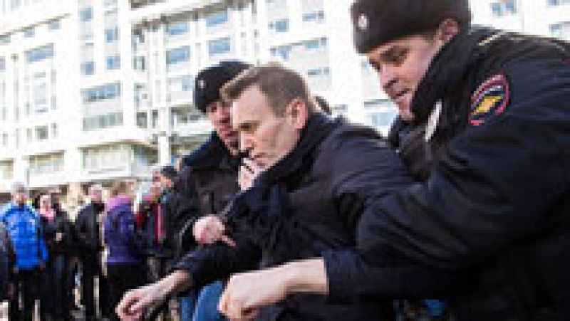 Detenido el líder opositor ruso Alexéi Navalni en una protesta contra la corrupción en Moscú