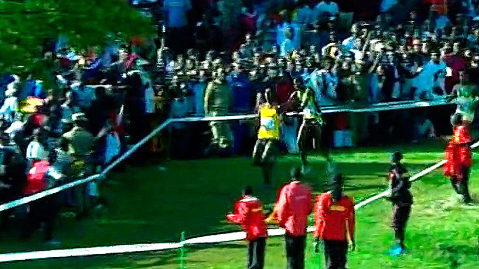 La fuerte pájara de Cheptegei en los Mundiales de Cross - Cross | Ver