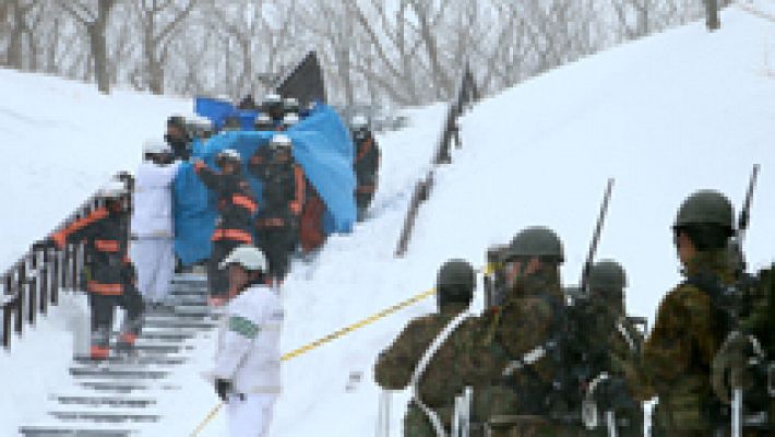 Informativo 24h - Una avalancha de nieve en Japón mata a al menos ocho personas