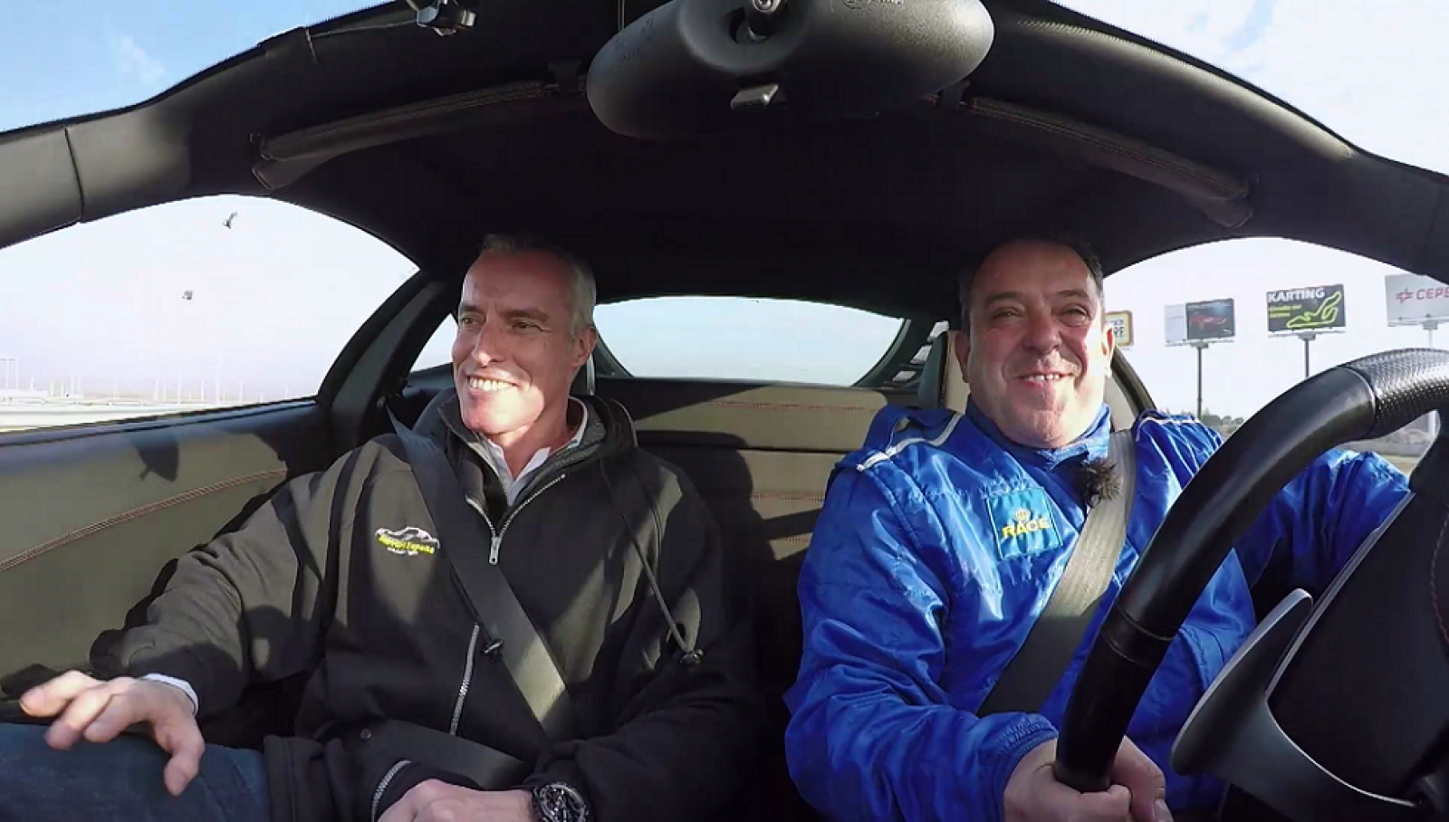 ¡Un ferrari en el árbol de los deseos! - El árbol de los deseos | Ver