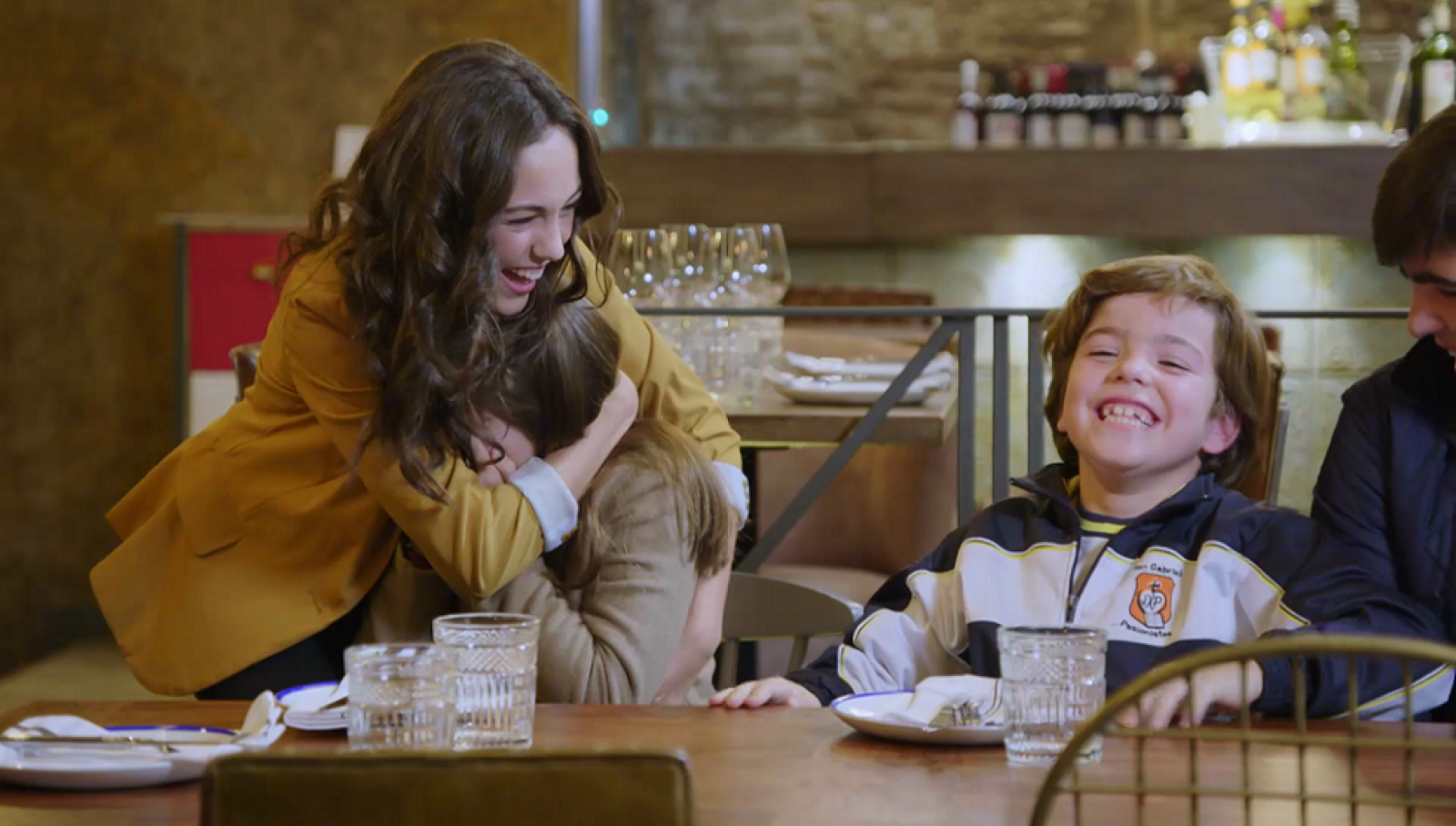 La jóven cantante María Parrado cómplice en "el árbol de los deseos" - El árbol de los deseos | Ver