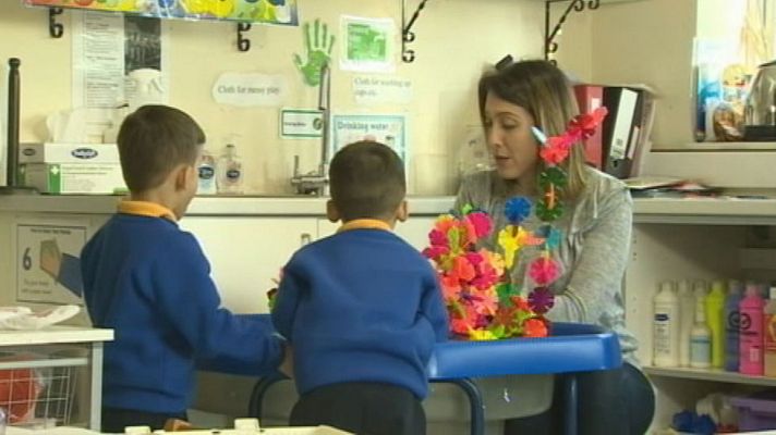 Telediario 1 - Un niño británico salva la vida a su madre usando Siri