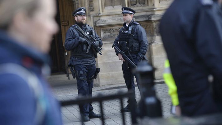 Telediario 1 - La policía descarta que el autor del atentado en Londres actuase acompañado