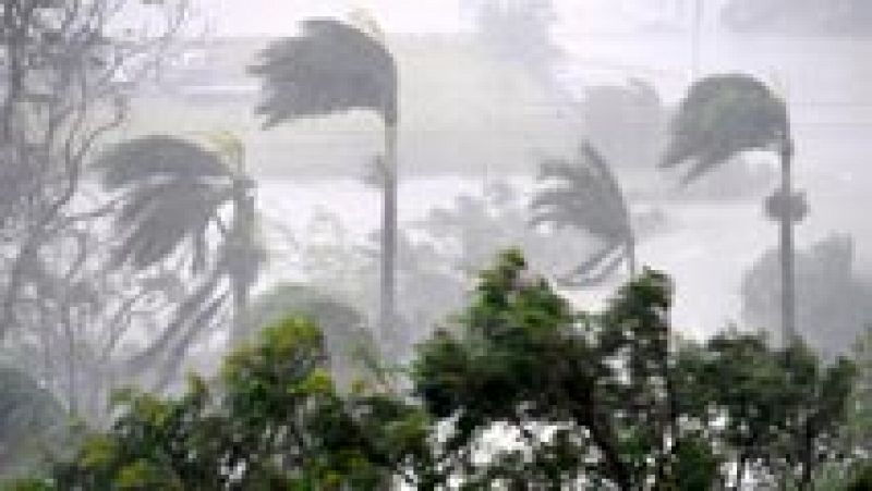 Miles de evacuados en el norte de Australia por el ciclón Debbie 
