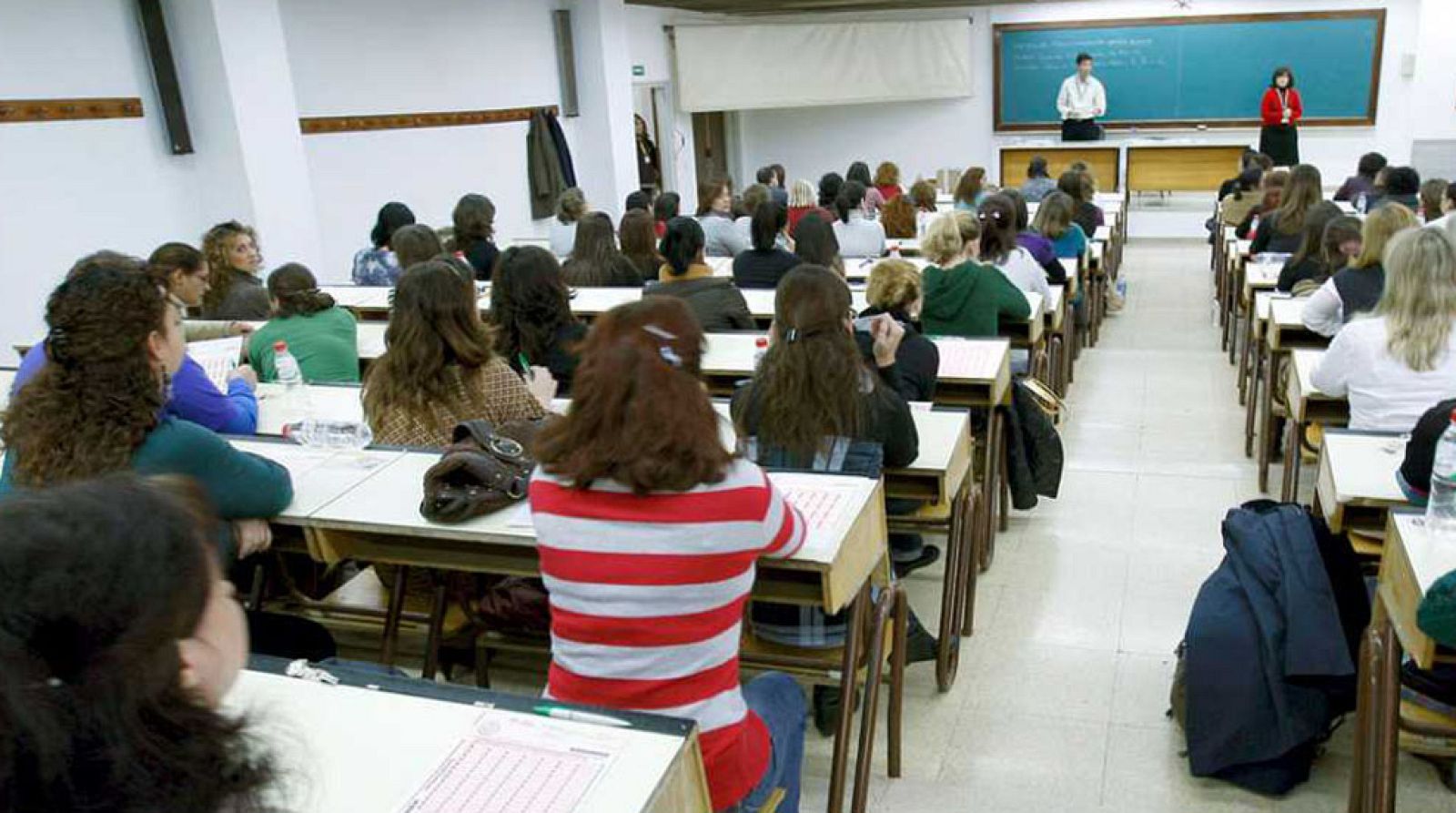 Gobierno y sindicatos pactan una oferta extraordinaria de 250.000 empleos públicos para acabar con la temporalidad | Ver