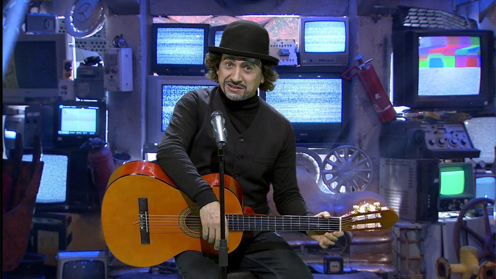 El Acabose - Sabina canta en directo en la visita de Monedero