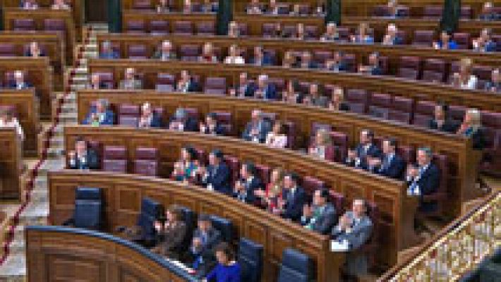 Telediario 1 - Un nuevo episodio relacionado con los modales de los diputados del Hemiciclo sacude la cámara baja