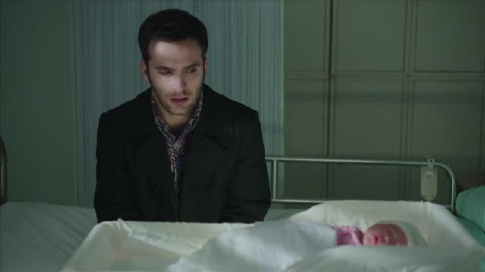 El encuentro de Mauricio, Carlos y Karina en el hospital