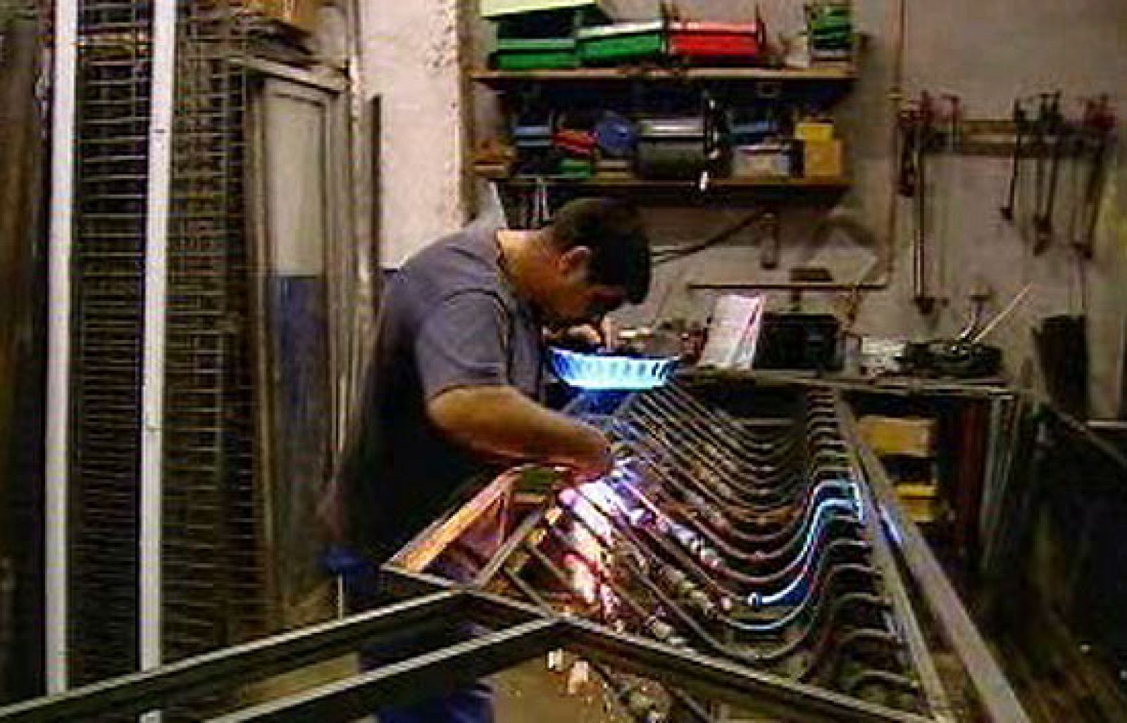 Informe Semanal hace un recorrido por el perfil humano de la crisis.