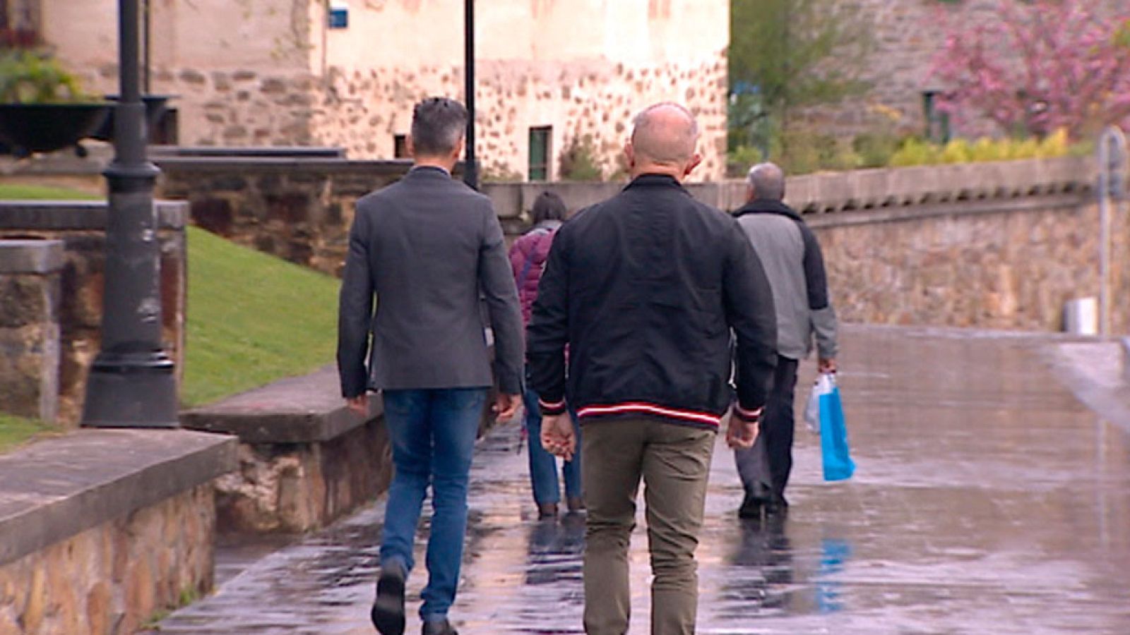 Unos 40 concejales, los últimos que tenían protección, dejan de tener escolta en el País Vasco | Ver