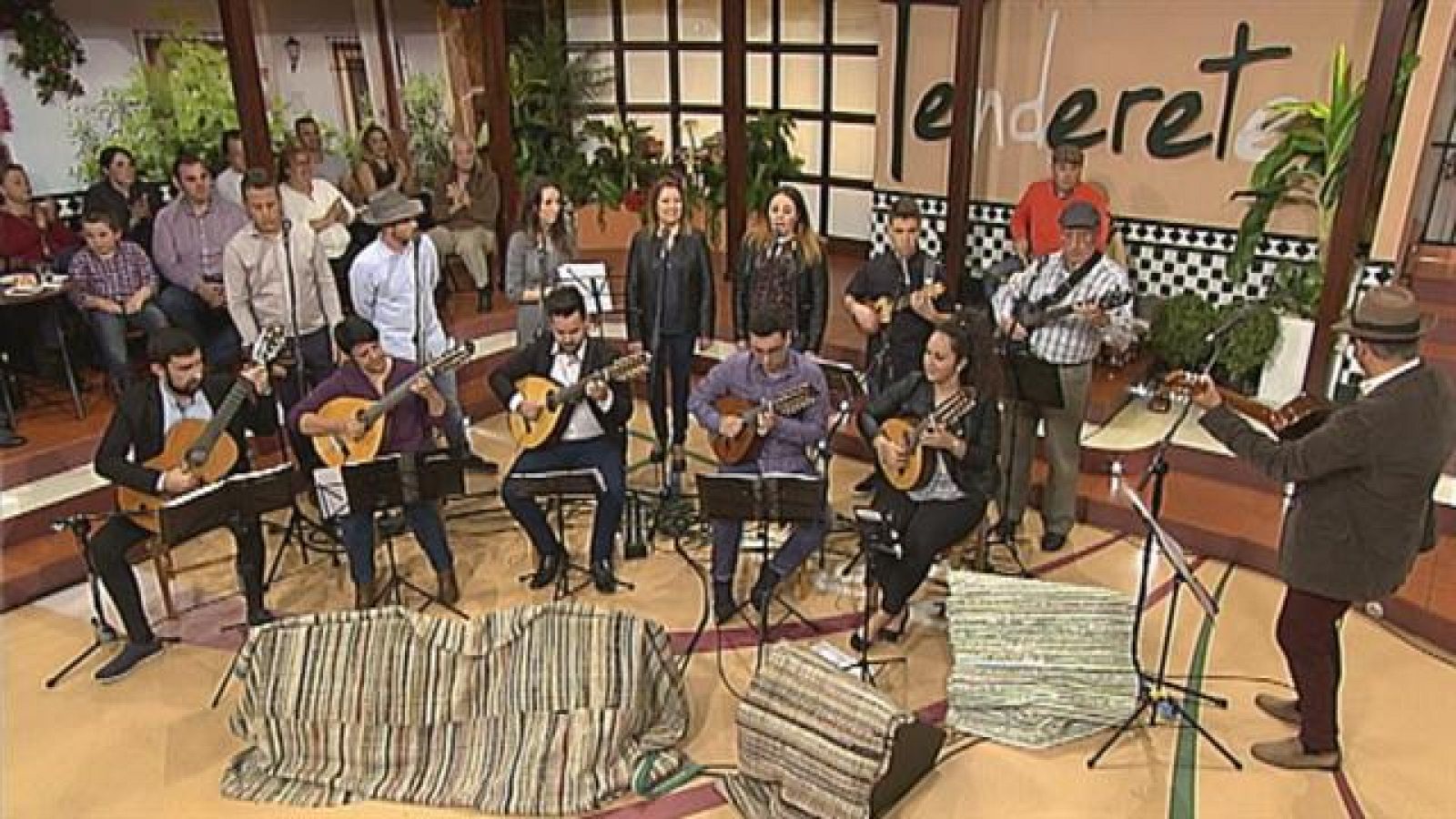 Tenderete - 02/04/2017 con La parranda ¿Pa un Rato¿  y el timplista Josele del Pino.