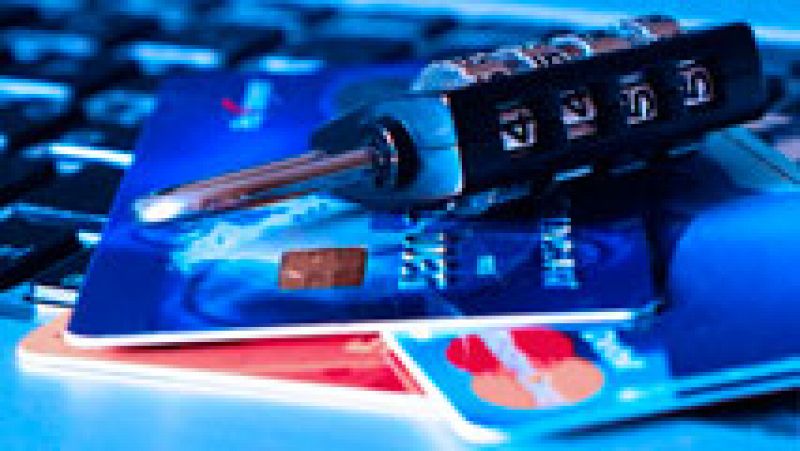 Detienen a 73 personas por falsificación de tarjetas de crédito