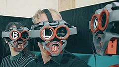 Anyway, una obra de ficción combinada con realidad virtual en un vagon de tren