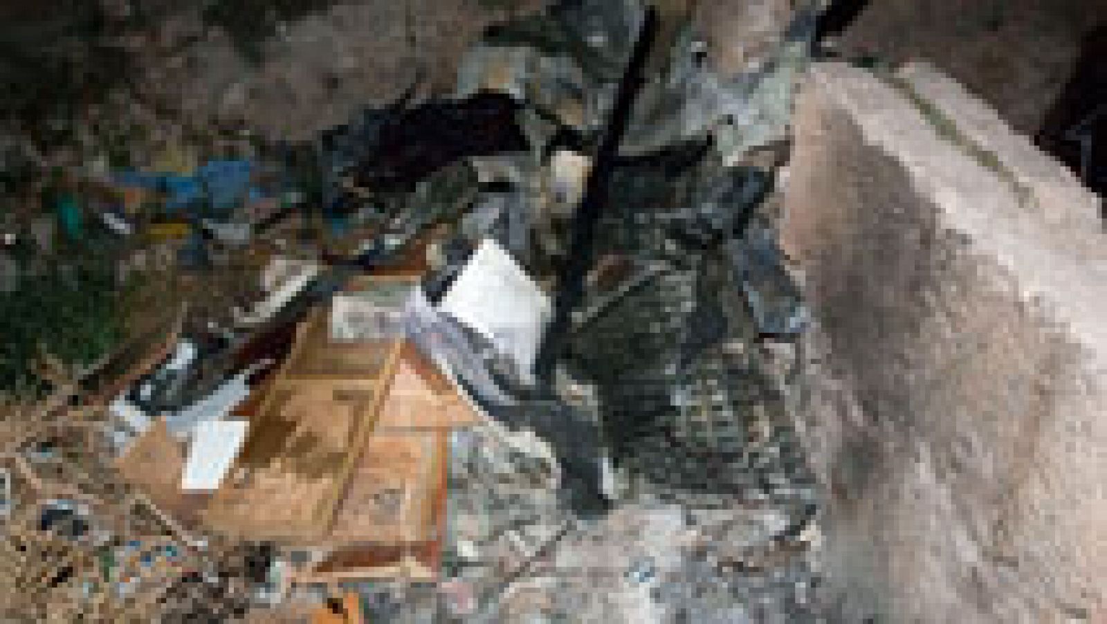 Telediario 1: Mueren tres jóvenes en un incendio en una casa cueva de Almería | RTVE Play