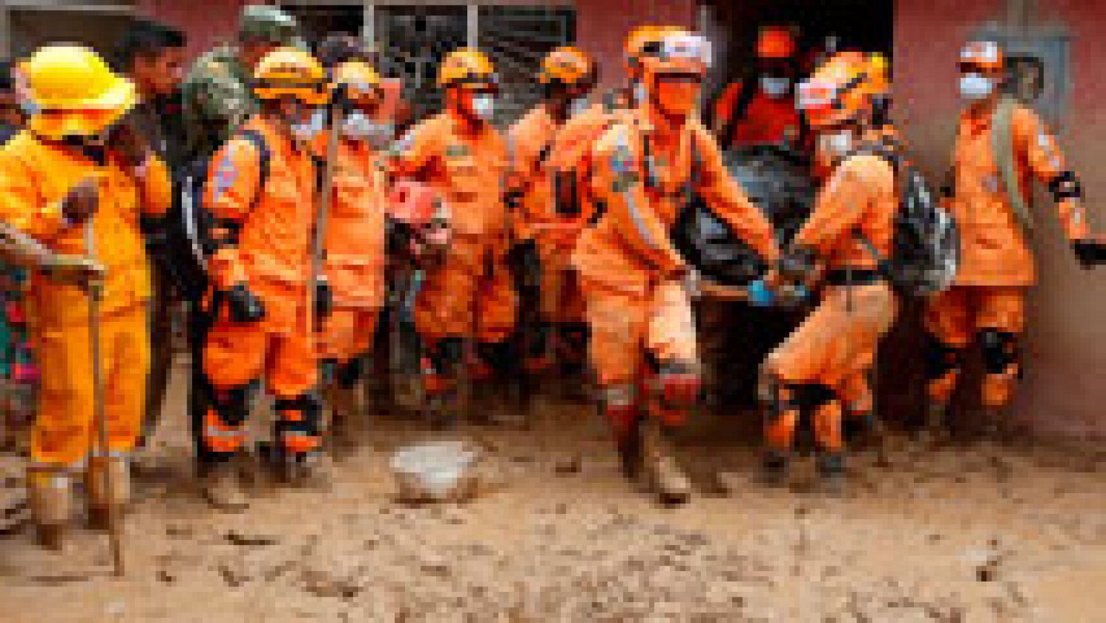 Telediario 1: Los equipos de rescate siguen trabajando en Mocoa sin descanso, aunque con pocas esperanzas | RTVE Play