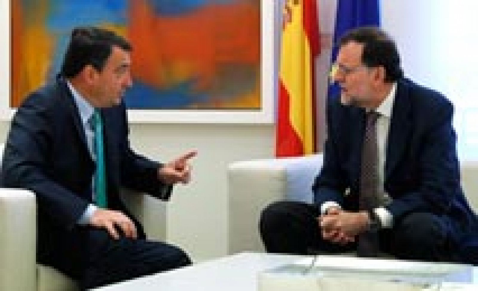 Telediario 1: El PNV recuerda al Gobierno que aún no cuenta con su apoyo para los Presupuestos, mientras PSOE y Podemos los critican | RTVE Play