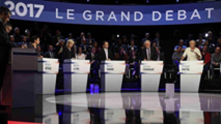 Telediario 1 - Los escándalos de Fillon y Le Pen protagonizan el debate de los once candidatos al Elíseo