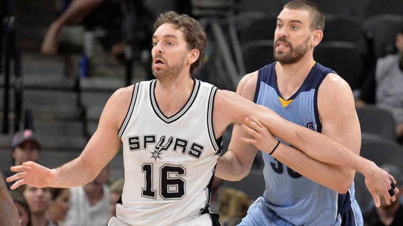 Pau Gasol gana el duelo a Marc y Abrines participa en la noche histórica de Westbrook | Ver