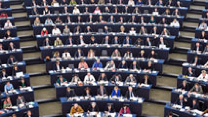 Telediario 1 - El Parlamento Europeo aprueba su posición ante la próxima negociación del Brexit sin incluir a Gibraltar