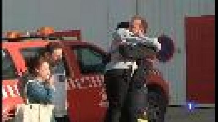 Informatiu Balear - Àlex dóna les gràcies als bombers que el salvaren