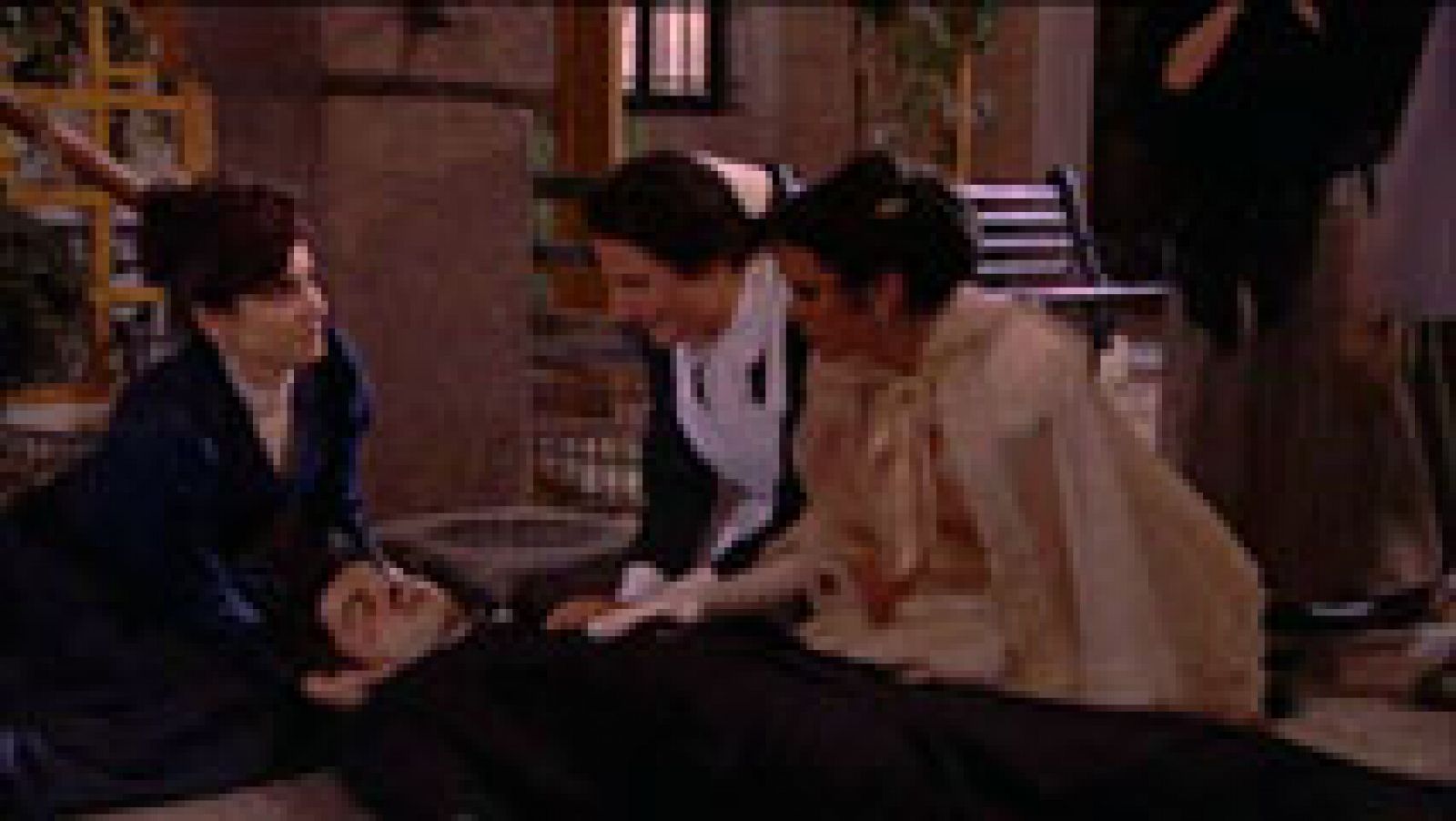 Acacias 38 - Arturo deja inconsciente a Simón