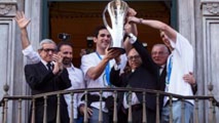 Telediario 1 - Málaga recibe a los "héroes" de Valencia