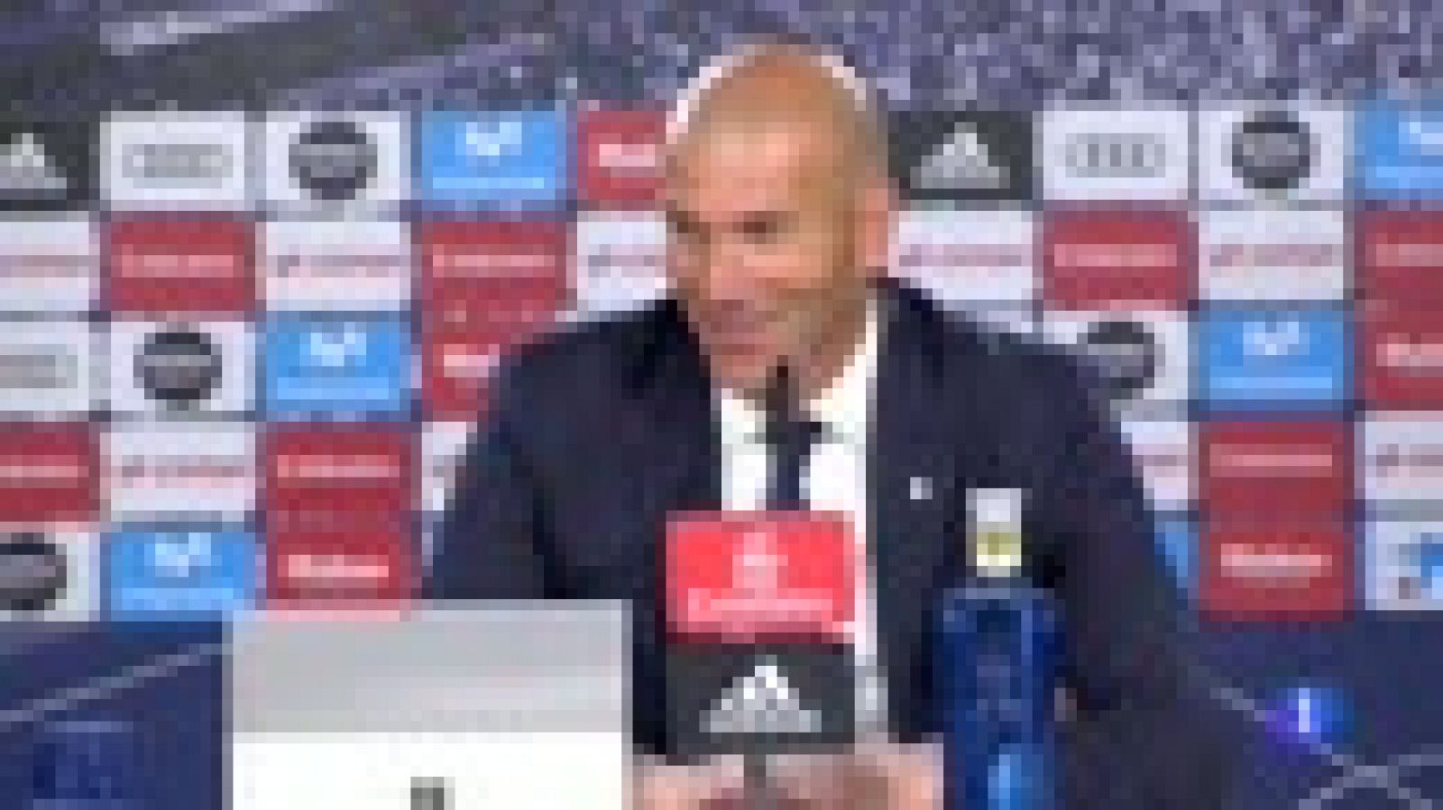 Zidane dice que su futuro depende de "alguien más"