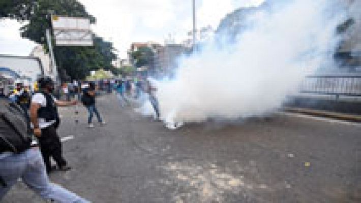 Telediario 1 - La policía venezolana ha reprimido la marcha opositora