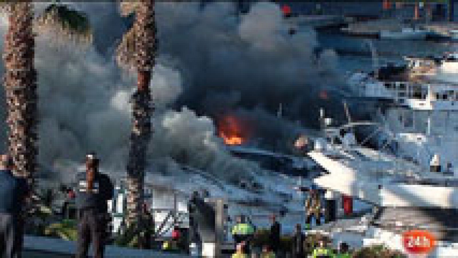Informativo 24h: Un incendio destruye cuatro barcos en el Port Fórum de Sant Adrià del Besós | RTVE Play