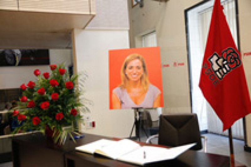 El PSOE, conmocionado con la repentina muerte de la exministra de Defensa Carme Chacón