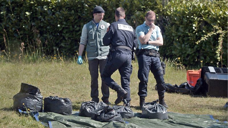 El juez Velasco reclama a Francia que la Guardia Civil acceda al arsenal entregado por ETA