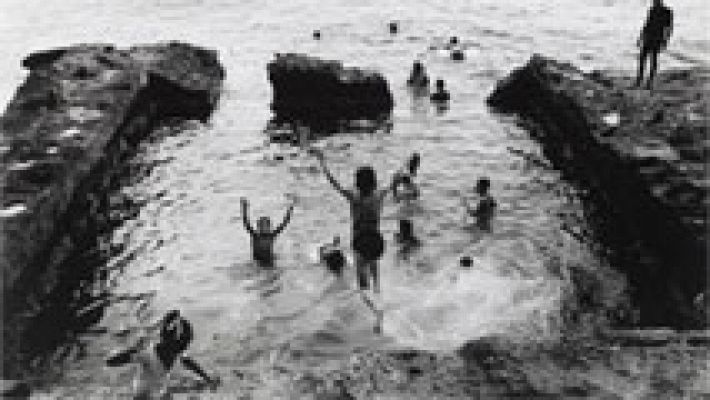 Telediario 1 - Una muestra solidaria con los refugiados reúne a 84 grandes fotógrafos