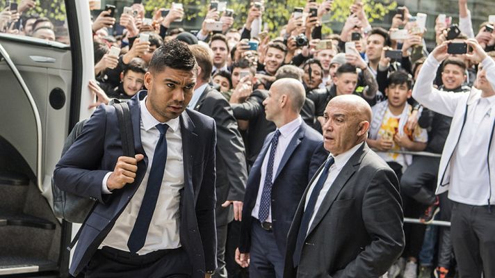 Telediario 1 - Gran expectación en la concentración del Madrid en Múnich