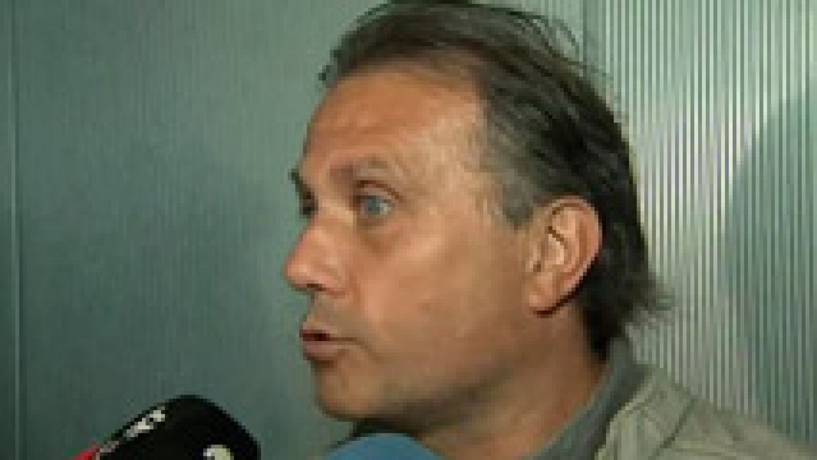 Josep Bartra, padre de Marc Bartra, ha asegurado que su hijo tuvo "dolor de cabeza y en el brazo" tras la explosión y que la fractura fue "limpia".