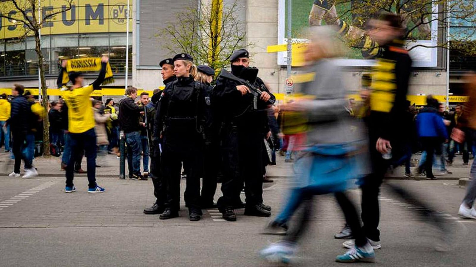 No encuentran pruebas de la participación del detenido en el atentado de Dortmund - Informativo 24h | Ver