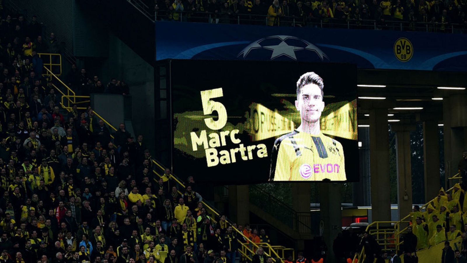 Bartra estara 4 semanas de baja
